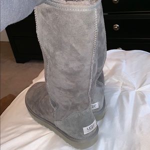 Gray, tall Uggs